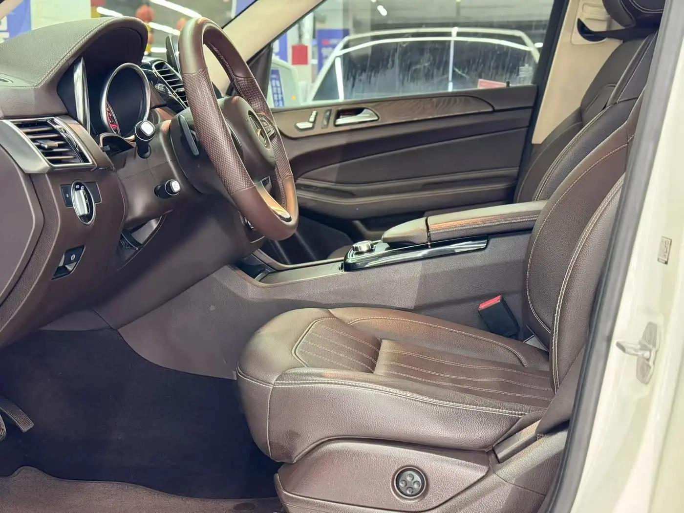 Mercedes-Benz GLE 2017 — Photo 4/16