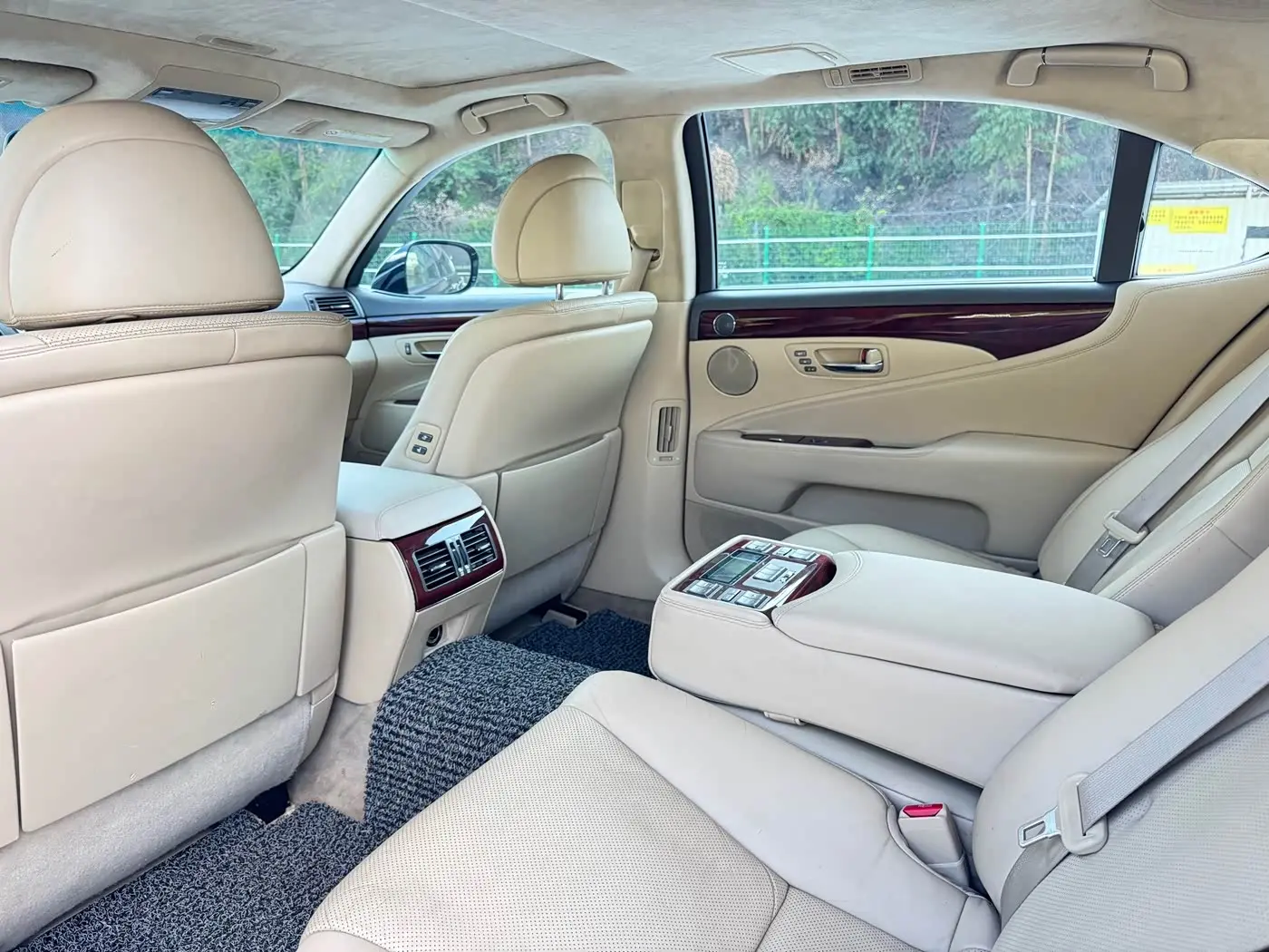 Lexus LS 2007 — Photo 10/13