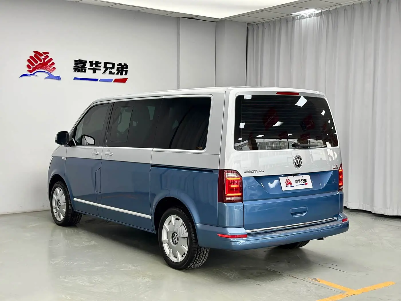 Volkswagen Multivan 2018 — Photo 12/20