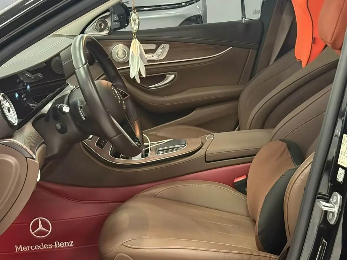 Mercedes-Benz E-Class 2023 — Şəkil 4/8