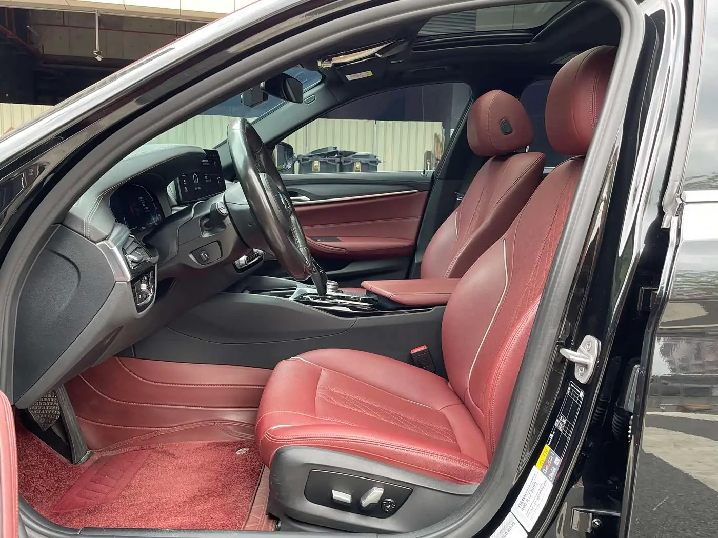 BMW 5 Series New Energy 2021 — Photo 11/17