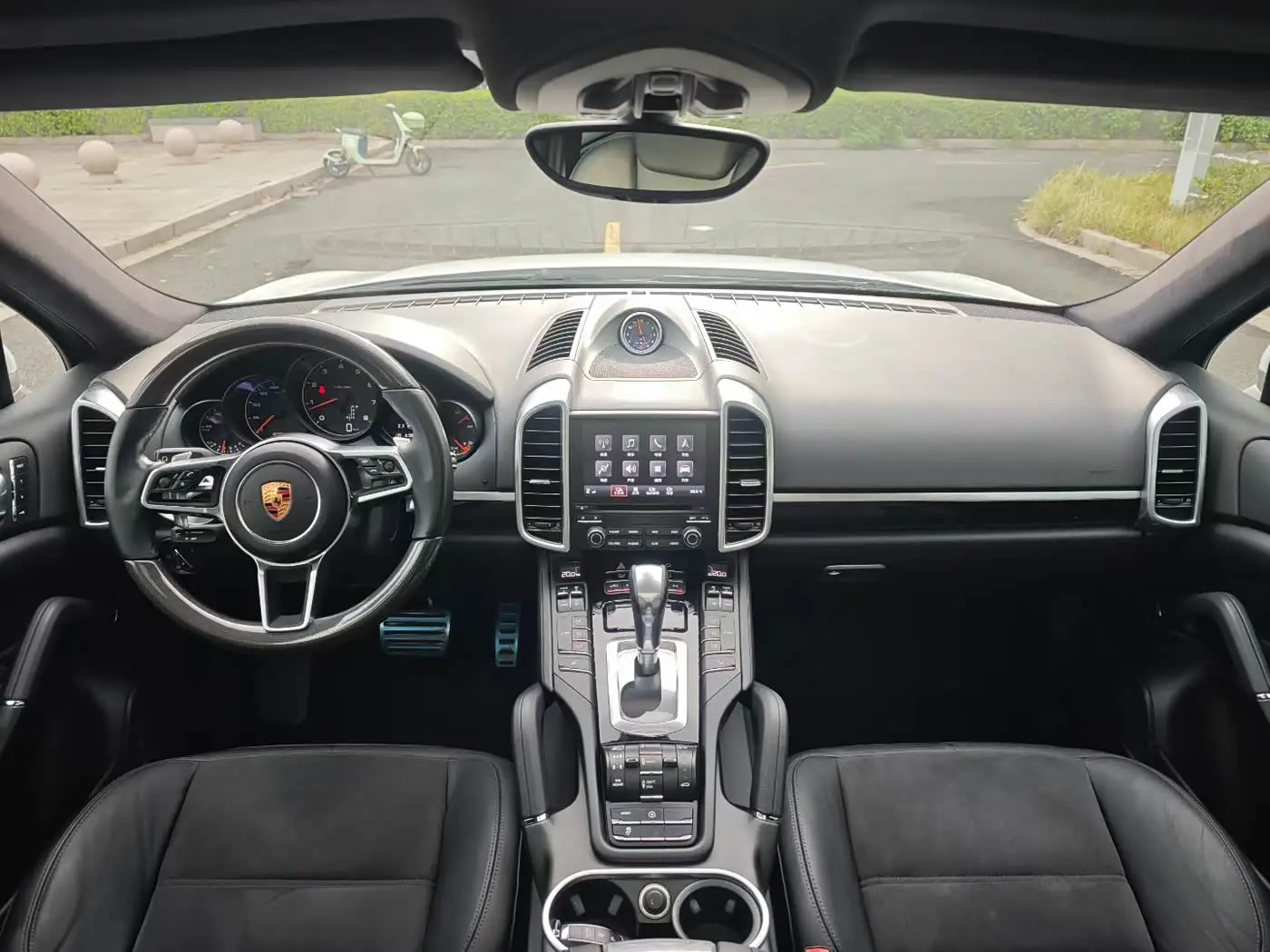 Porsche Cayenne 2016 — Фото 6/20
