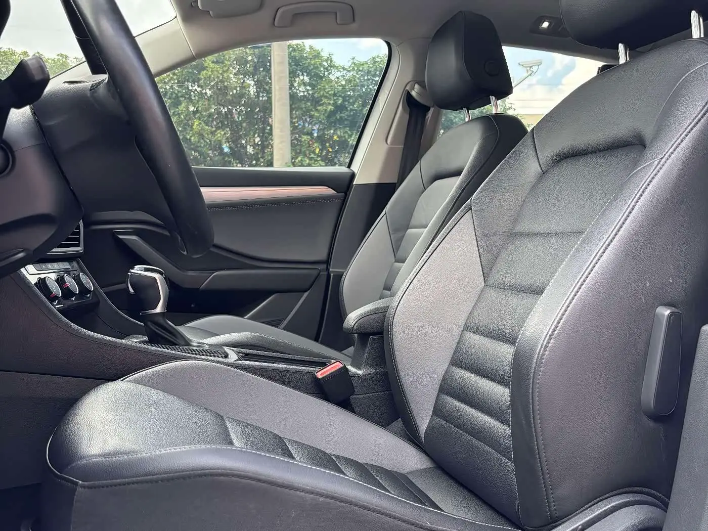 Volkswagen Sagitar 2022 — Photo 16/20