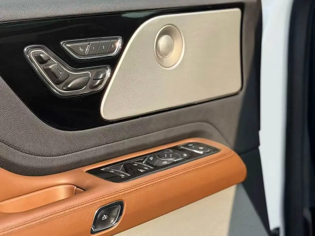 Lincoln Aviator 2021 — Şəkil 9/12