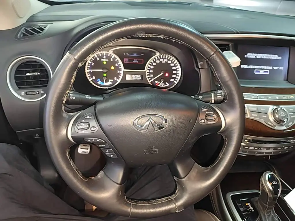 Infiniti QX60 2019 — Photo 11/20
