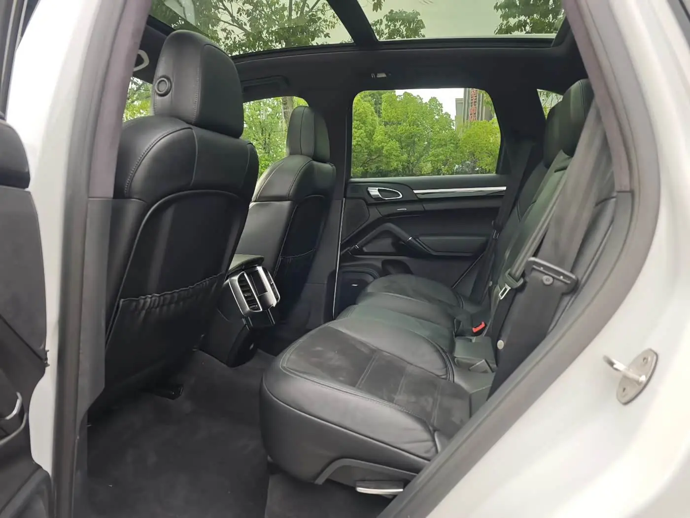 Porsche Cayenne 2016 — Фото 10/20