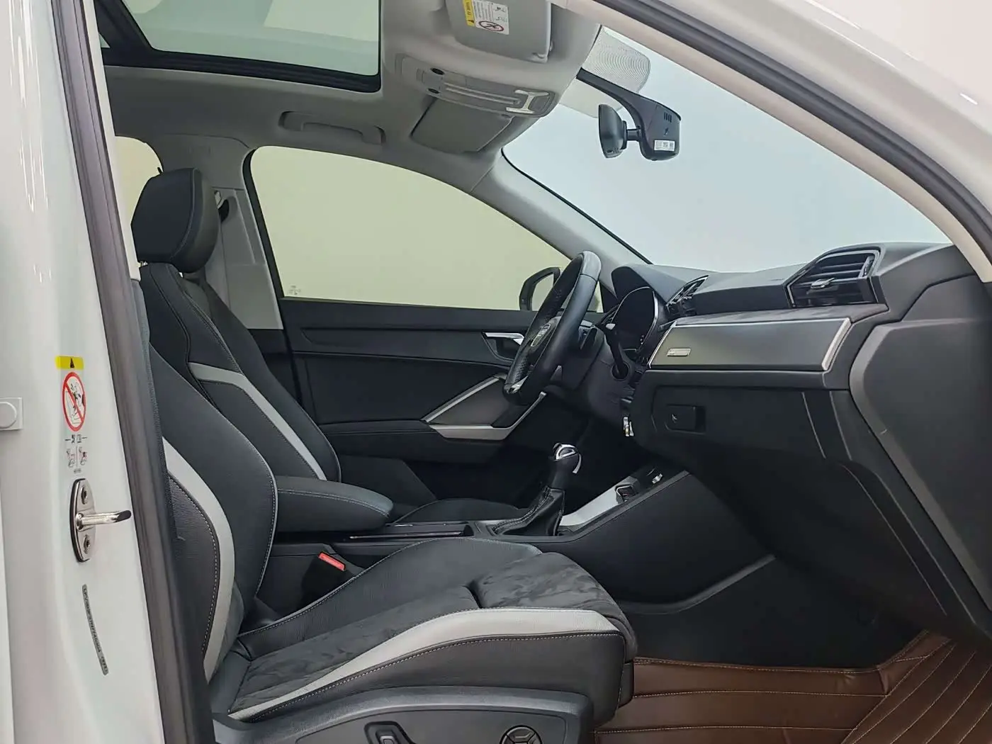 Audi Q3 2022 — ფოტო 7/18