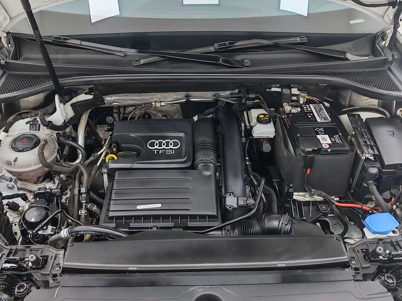 Audi Q3 2022 — ფოტო 18/18