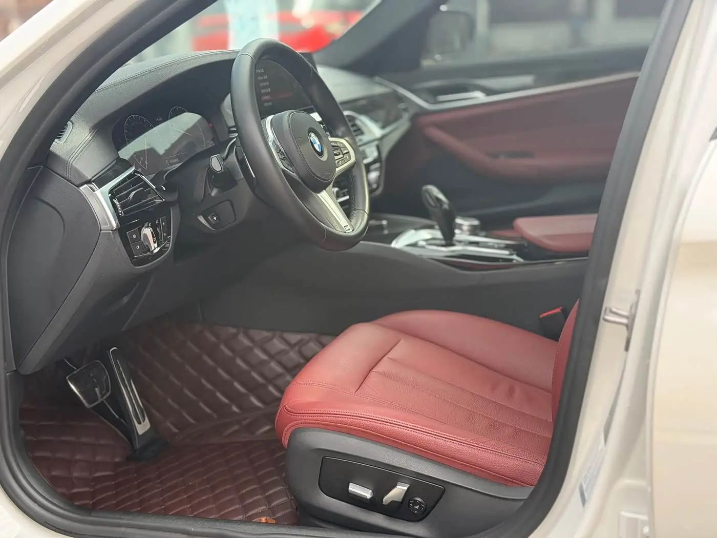 BMW 5 Series 2019 — Photo 4/13