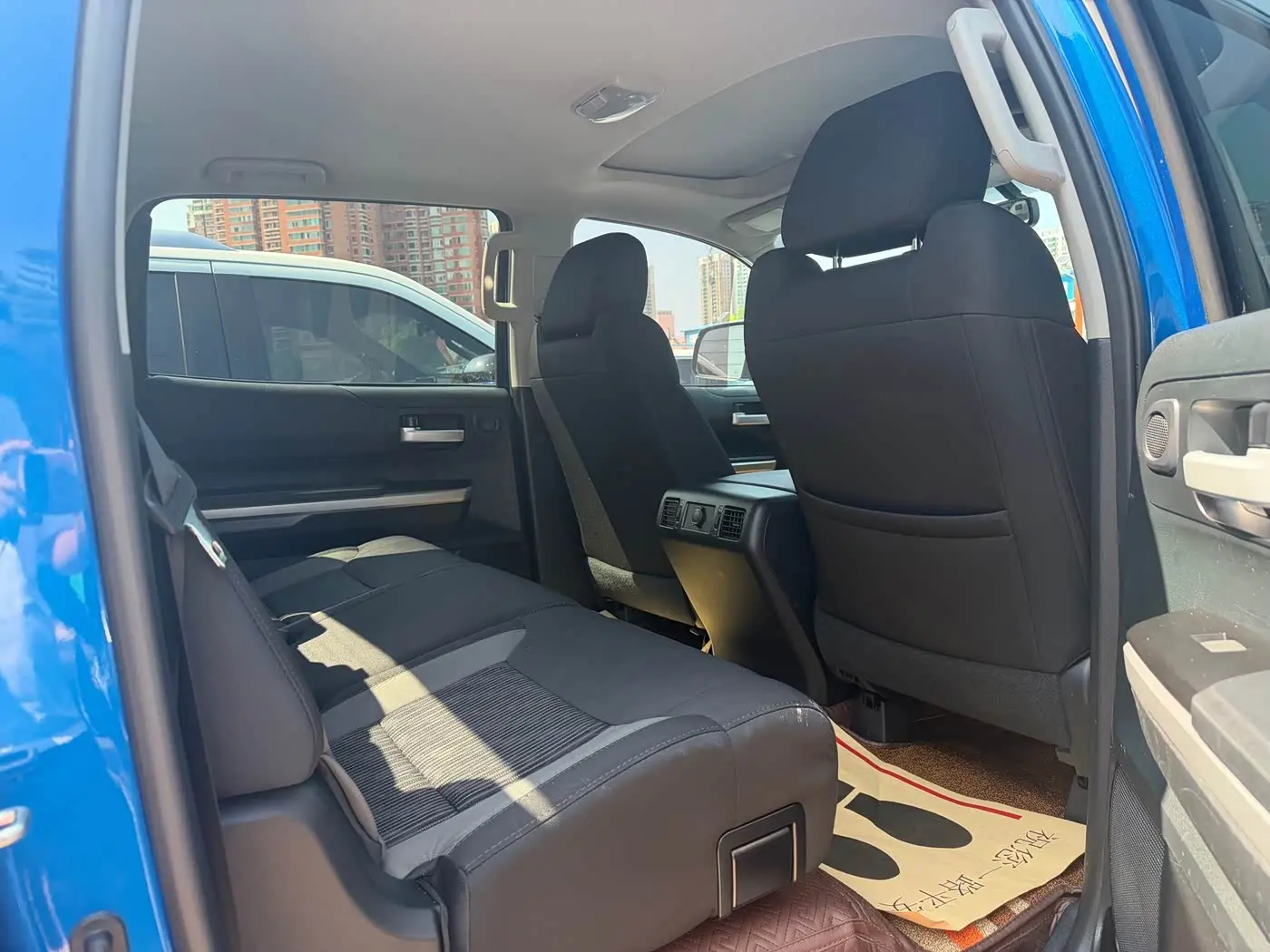 Toyota Tundra 2018 — Photo 15/15