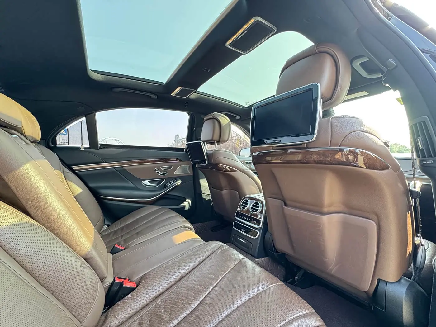 Mercedes-Benz S-Class 2016 — Photo 11/15