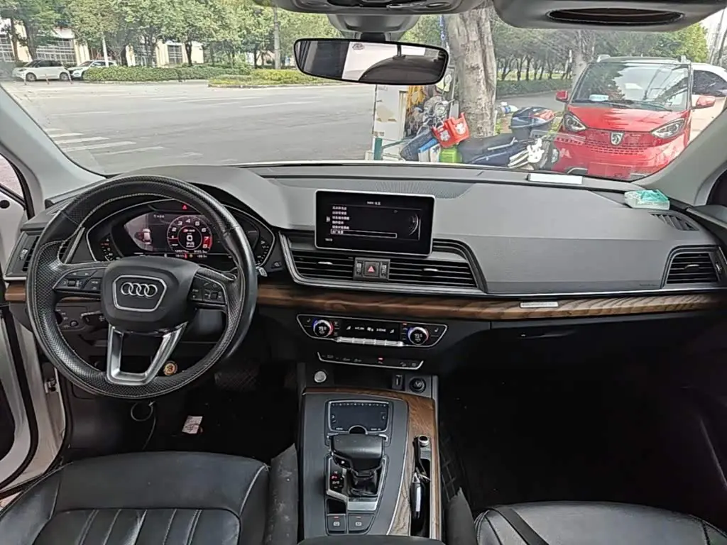 Audi Q5L 2021 — Фото 10/20