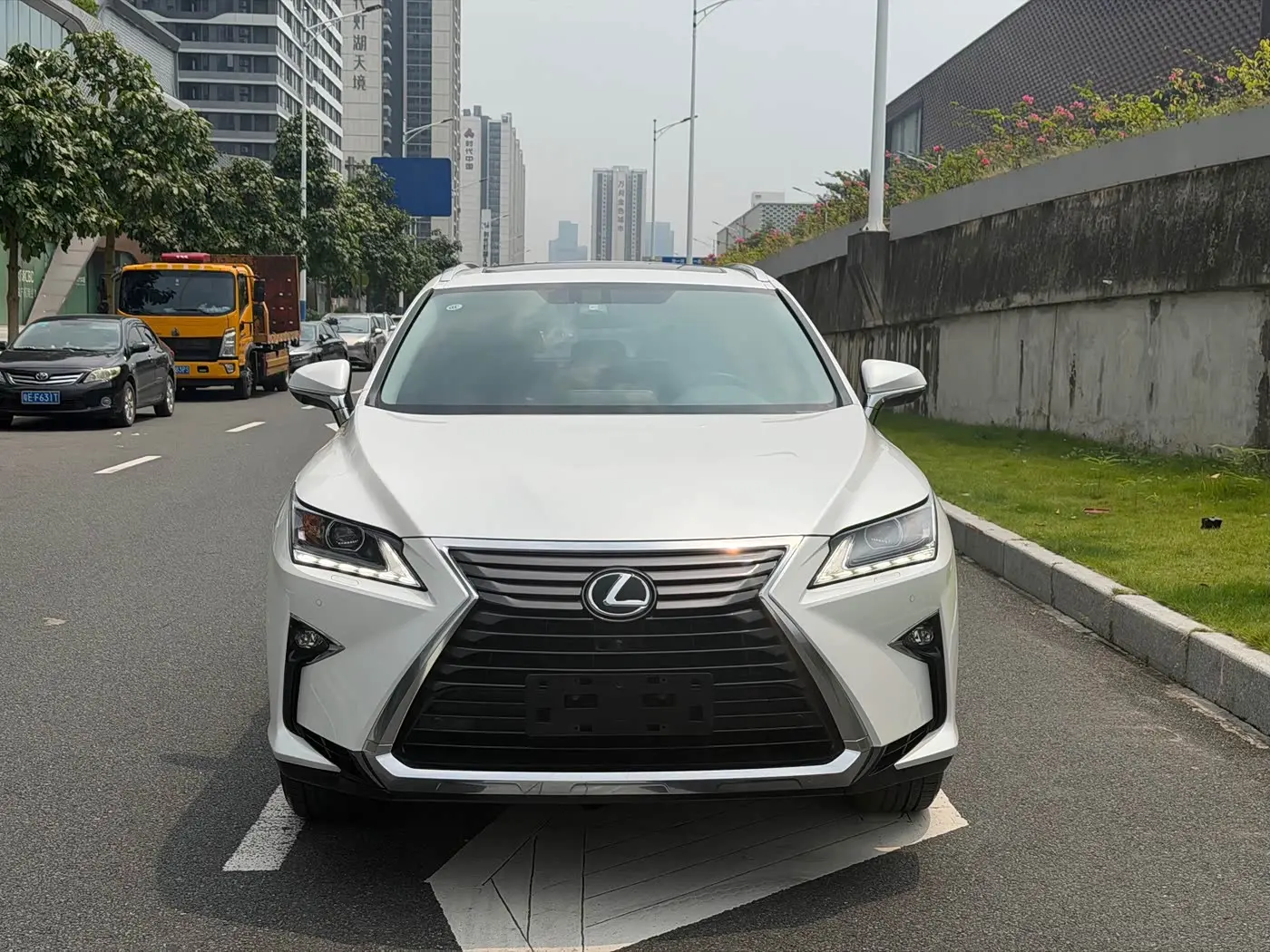 Lexus RX 2017 — Фото 2/17