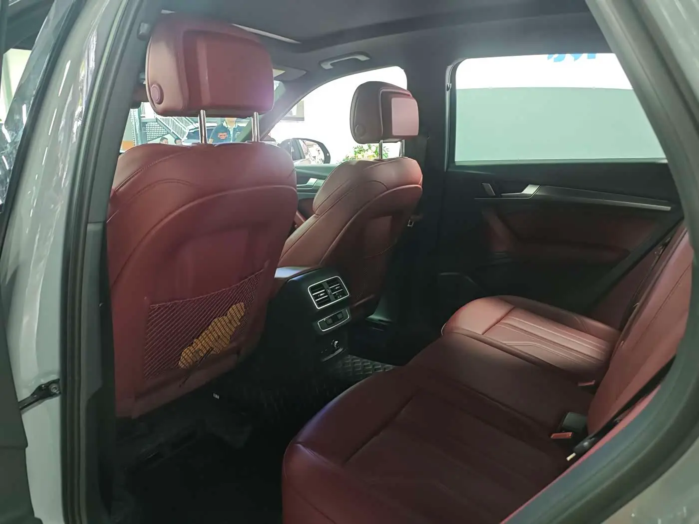 Audi Q5L 2025 — Photo 6/9