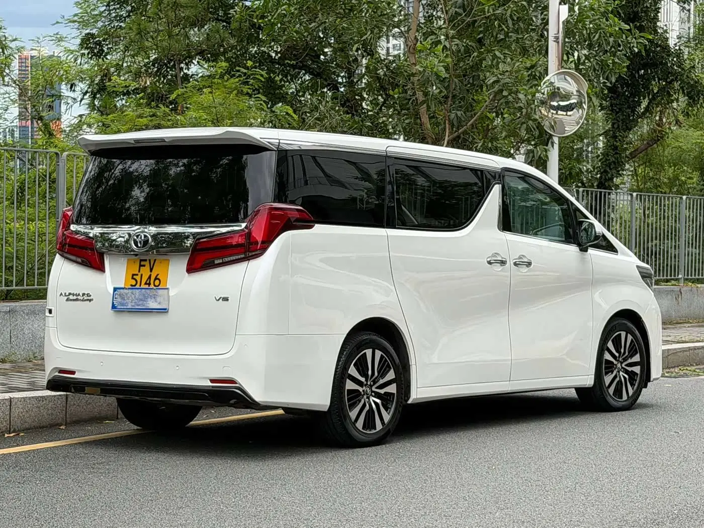 Toyota Alphard 2019 — ფოტო 4/14