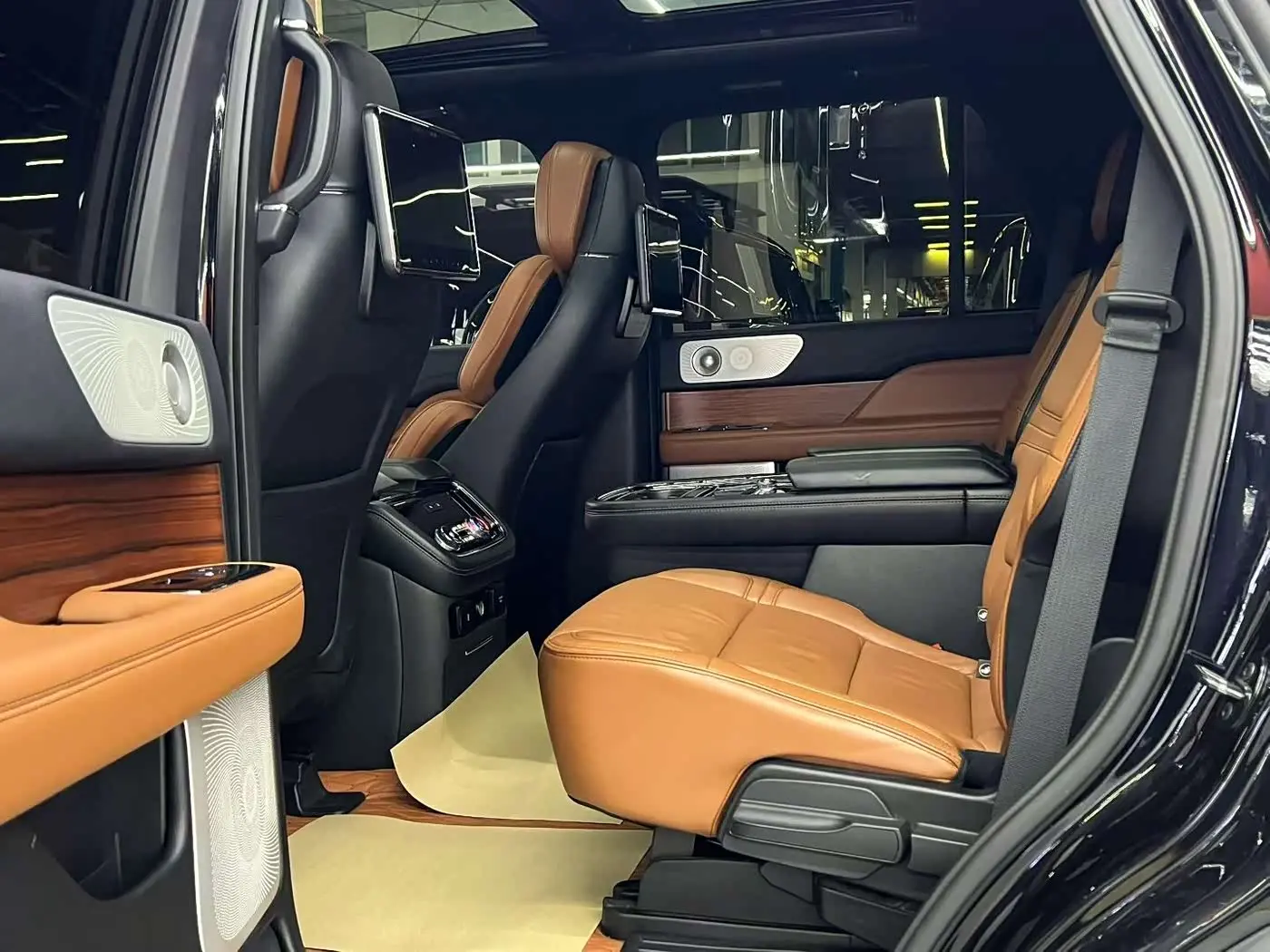 Lincoln Navigator 2019 — Photo 6/10