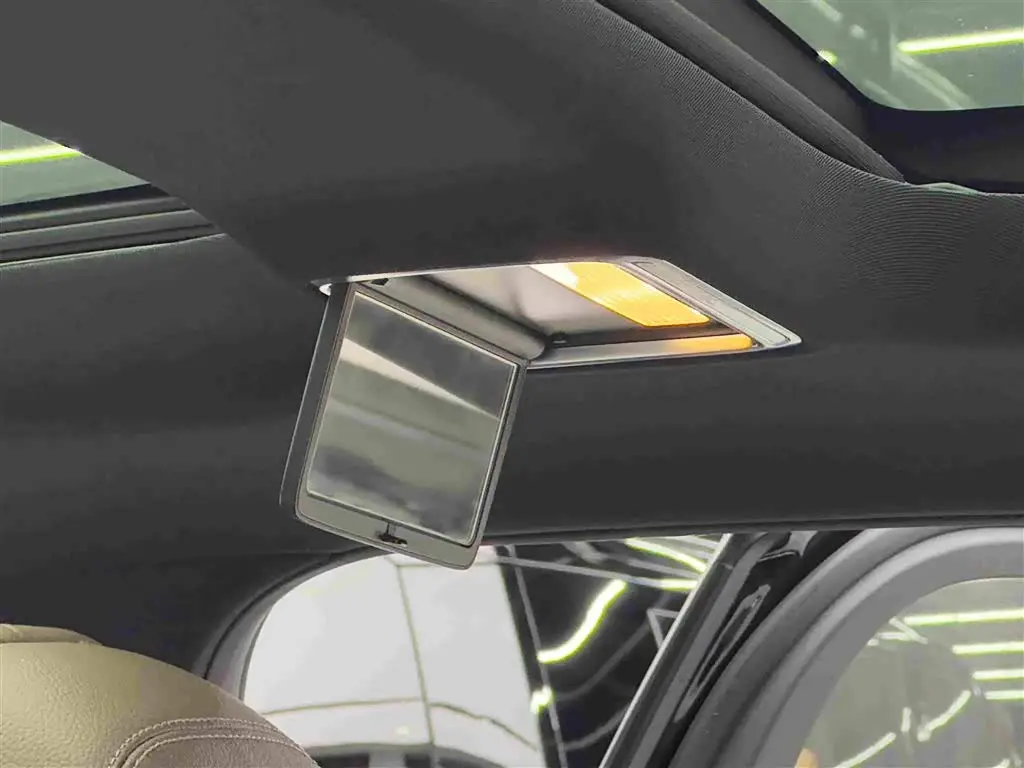 Mercedes-Benz E-Class New Energy 2022 — Photo 13/18