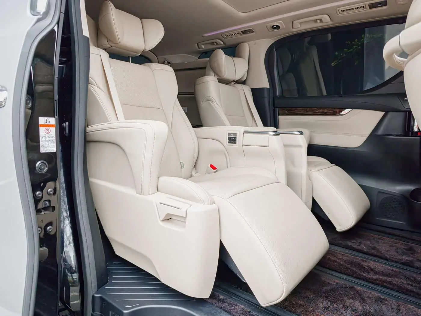 Toyota Alphard 2018 — Şəkil 12/14
