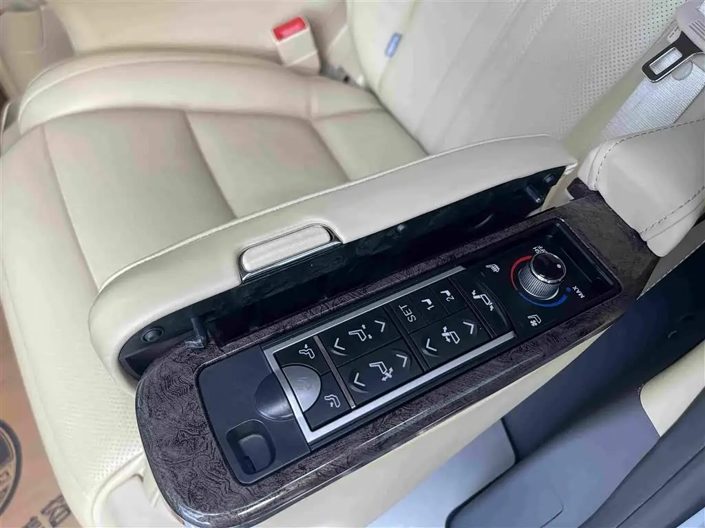 Toyota Sienna 2023 — Фото 18/20