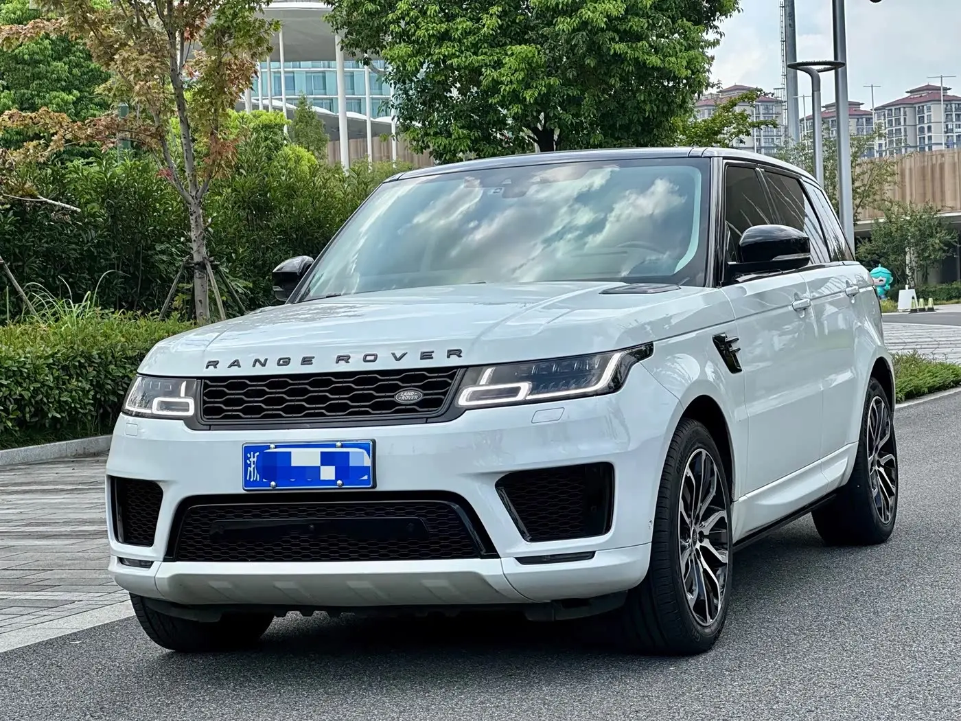 Land Rover Range Rover Sport 2021 — ფოტო 1/17