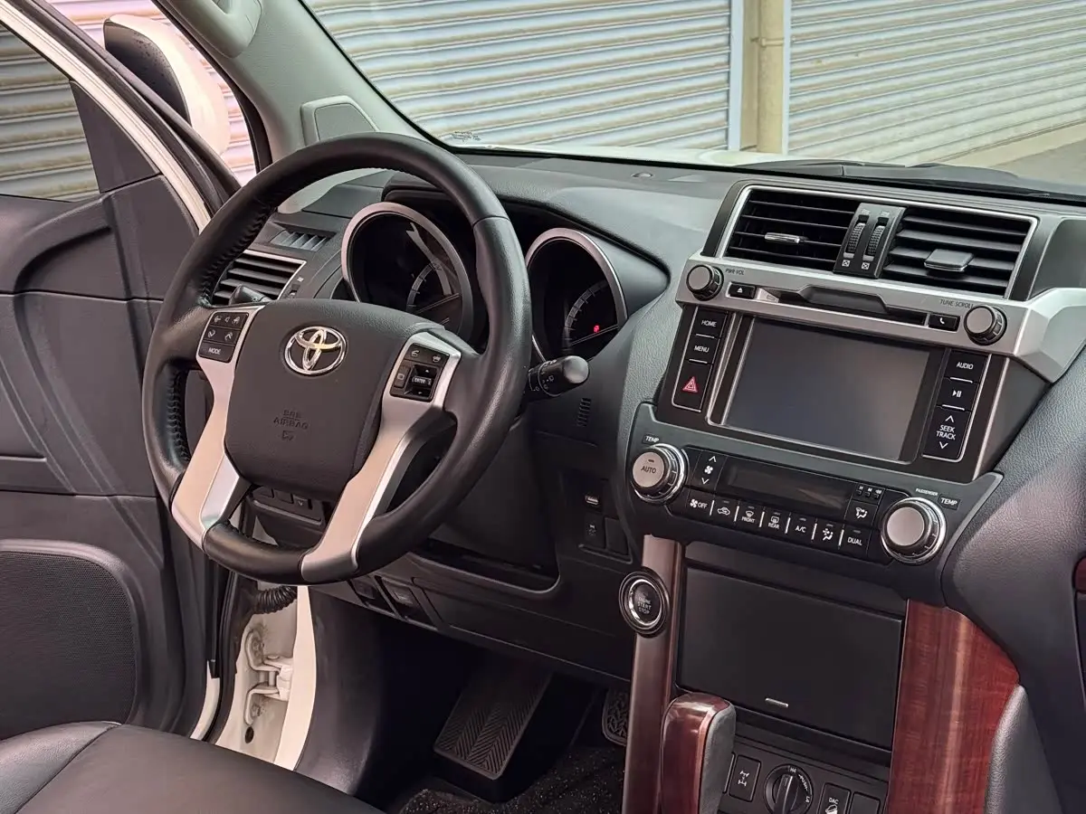 Toyota Prado 2017 — Şəkil 9/9
