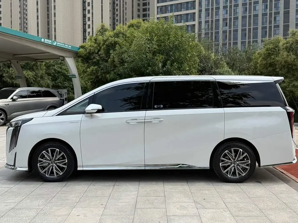 GAC Trumpchi Trumpchi M8 2026 — Фото 10/20