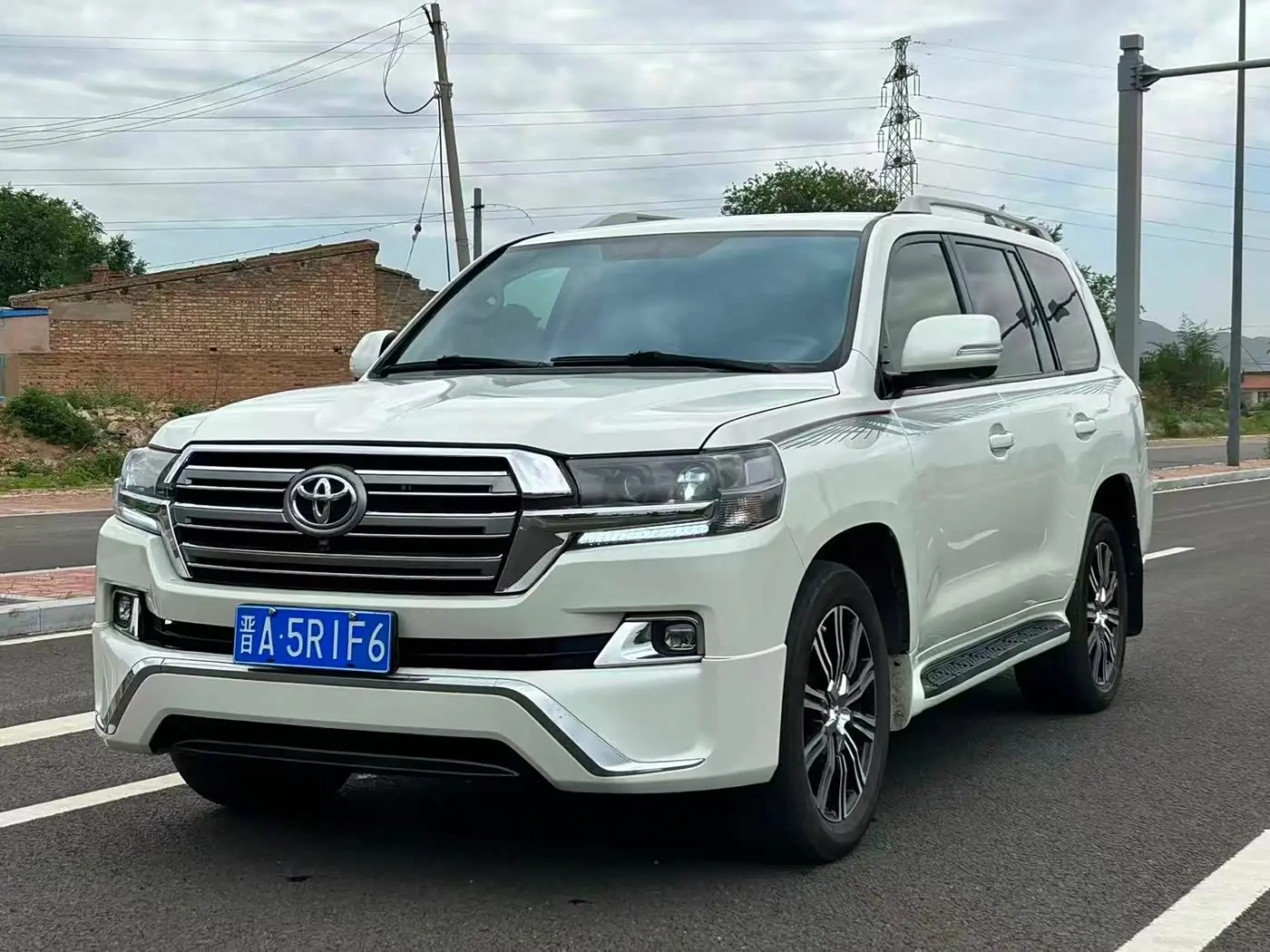 Toyota Land Cruiser 2015 — Photo 1/9