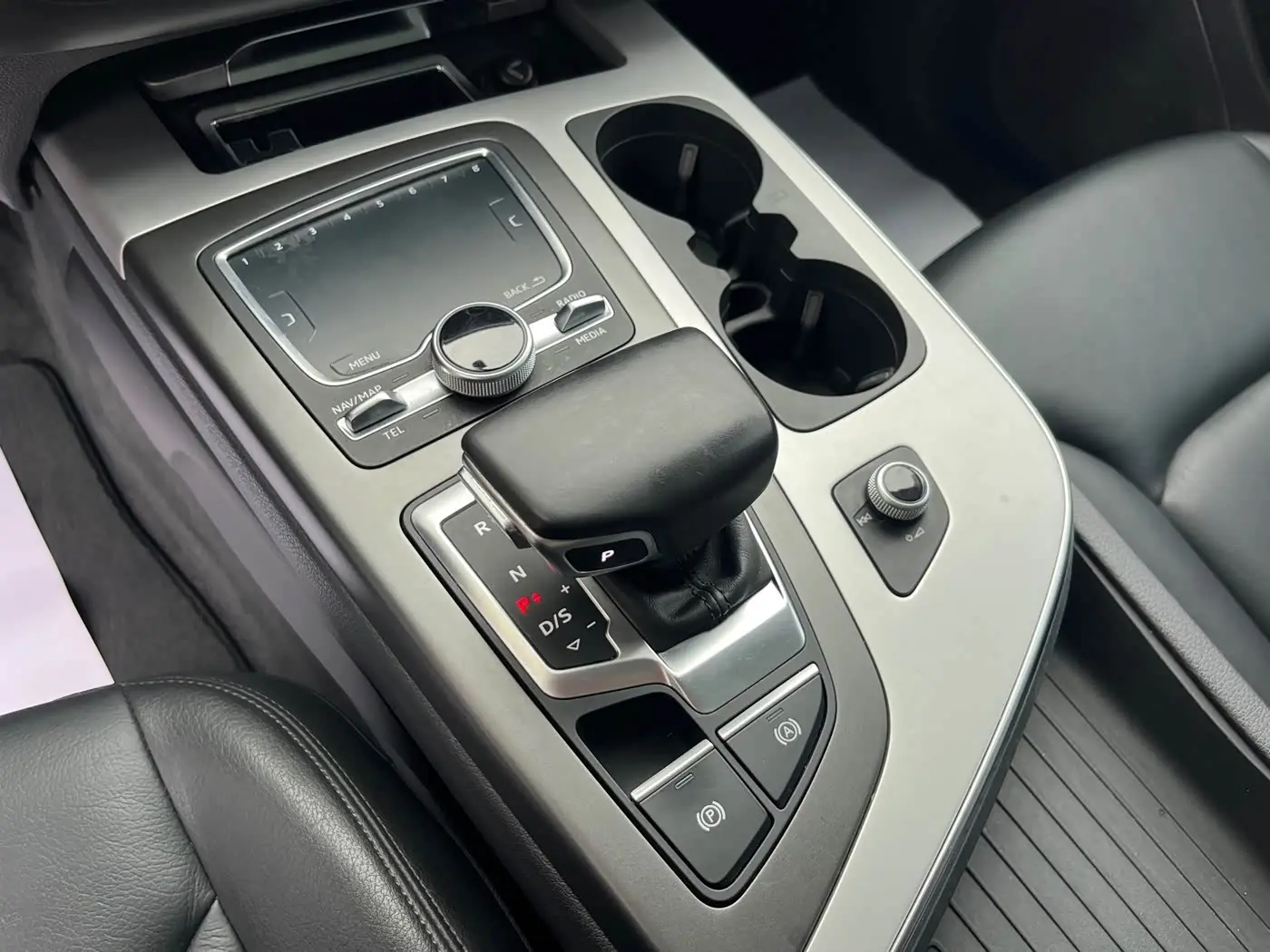Audi Q7 2017 — Photo 13/20