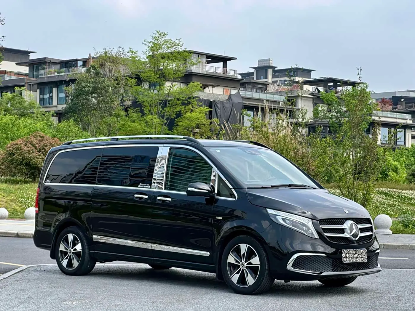 Mercedes-Benz V-Class 2021 — Photo 3/18