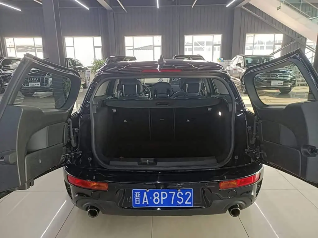 MINI CLUBMAN 2022 — Photo 19/20
