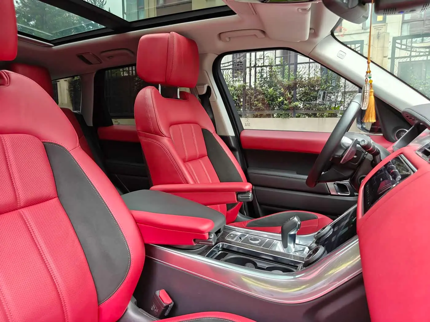 Land Rover Range Rover Sport 2022 — Photo 16/18