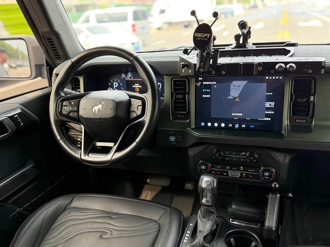 Ford Bronco 2024 — Photo 14/20