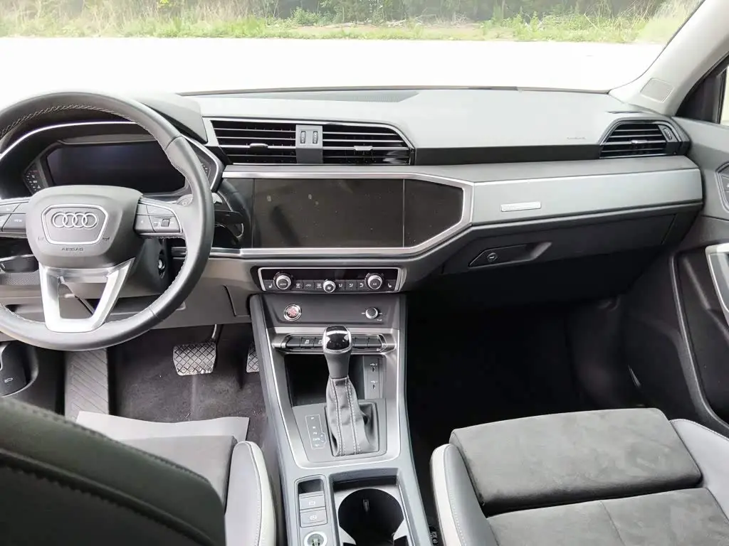 Audi Q3 2022 — Photo 15/20