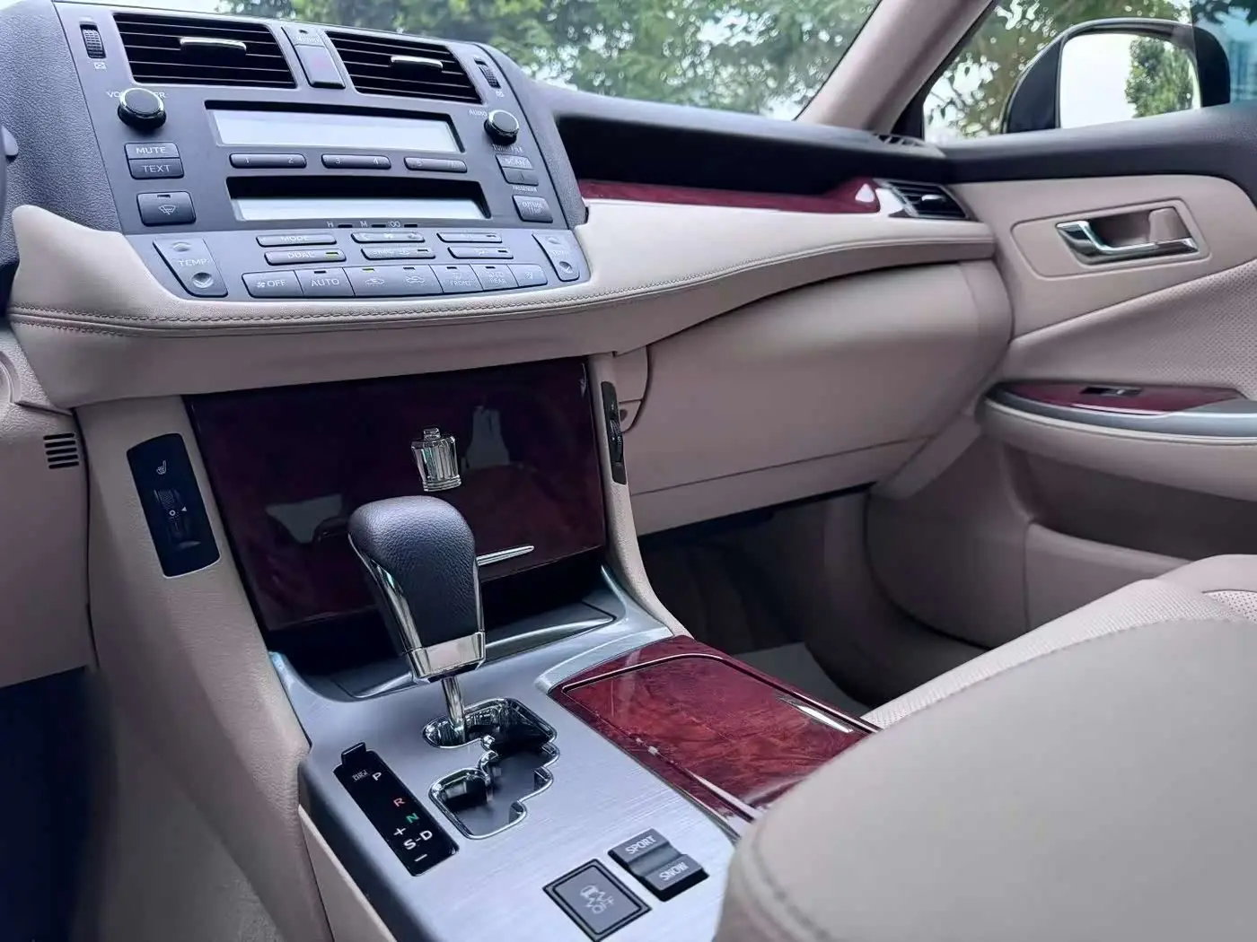 Toyota Crown 2014 — Şəkil 9/9