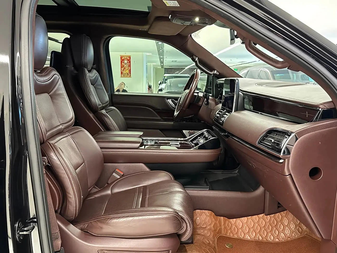 Lincoln Navigator 2021 — Şəkil 12/20