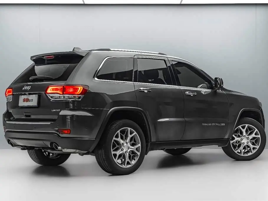 Jeep Grand Cherokee 2023 — Şəkil 7/20
