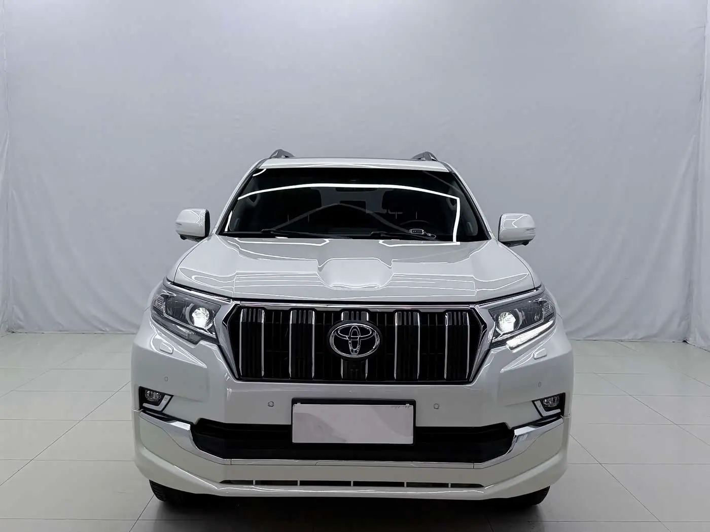 Toyota Prado 2020 — Photo 2/18