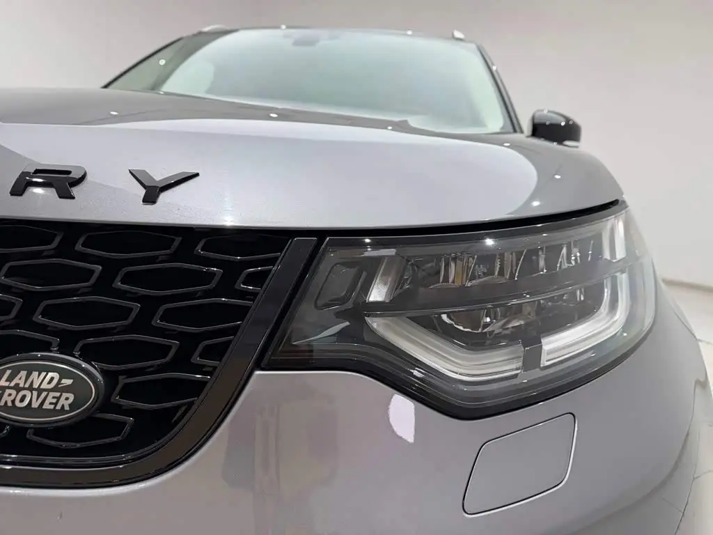 Land Rover Discovery 2020 — Photo 6/20
