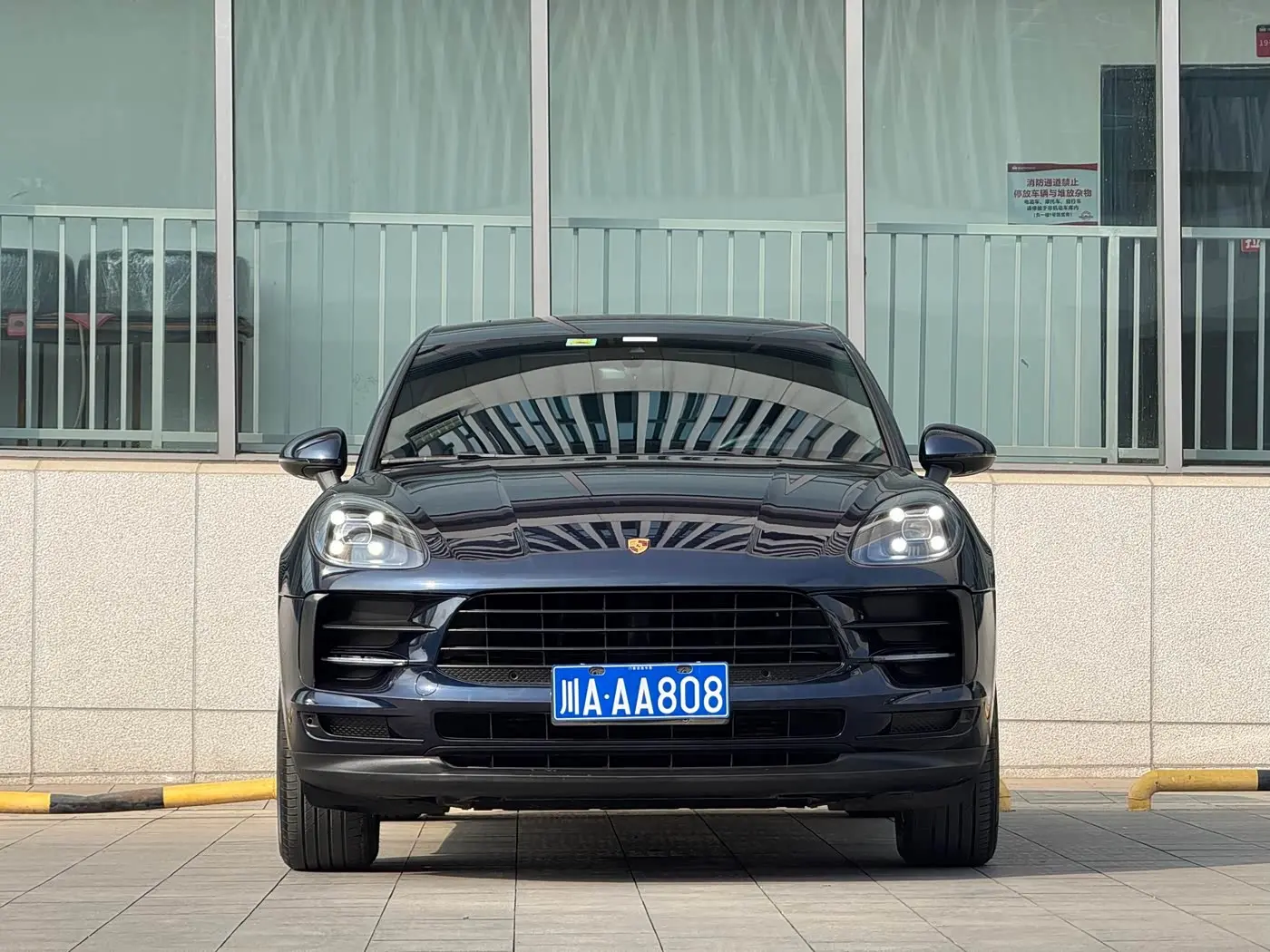 Porsche Macan 2021 — Photo 2/19