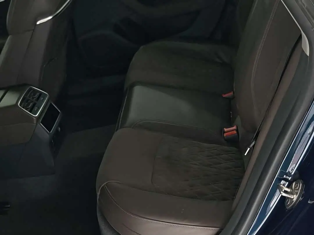 Audi A7L 2024 — Şəkil 11/14