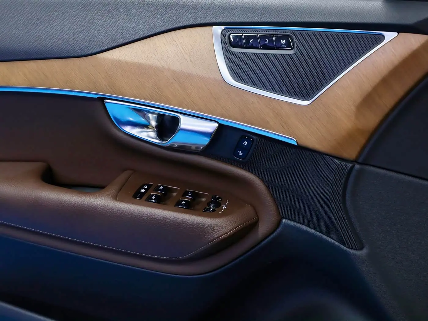 Volvo XC90 2020 — Фото 19/20