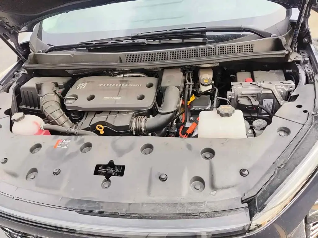 Buick GL8 New Energy 2025 — Photo 9/15