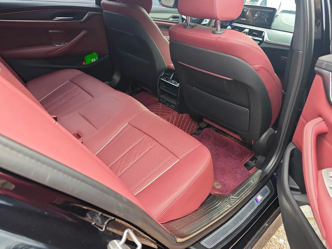 BMW 5 Series 2023 — Photo 10/17