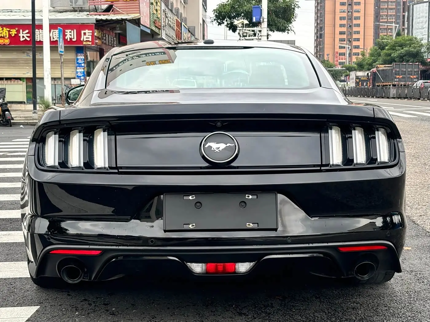 Ford Mustang 2017 — ფოტო 5/19