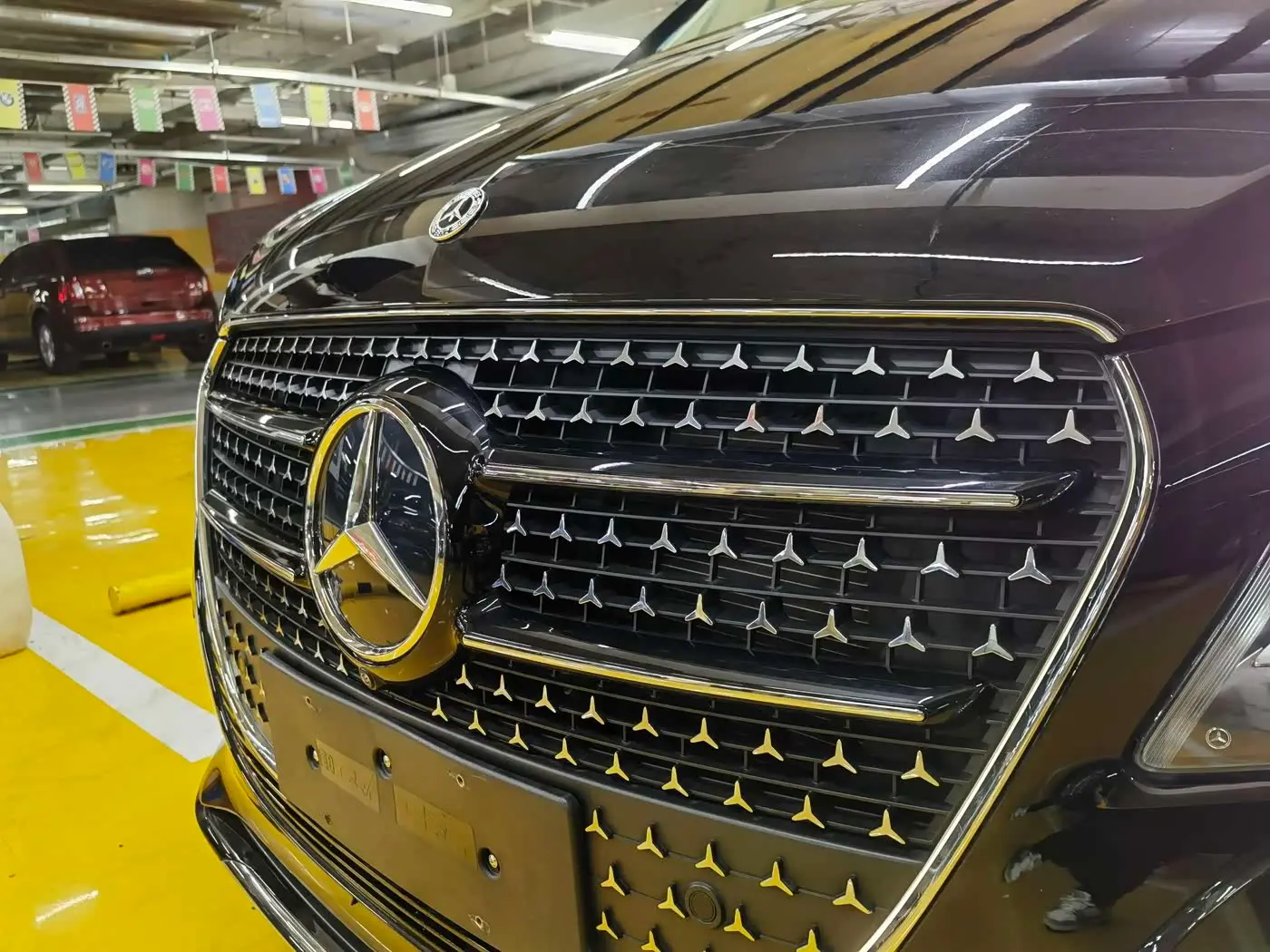 Mercedes-Benz V-Class 2025 — Photo 3/20
