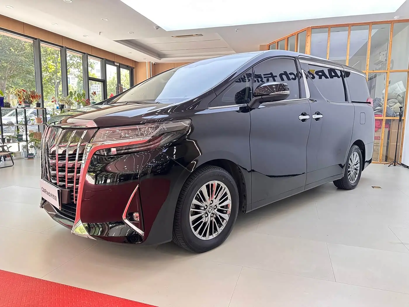 Toyota Alphard, 2021