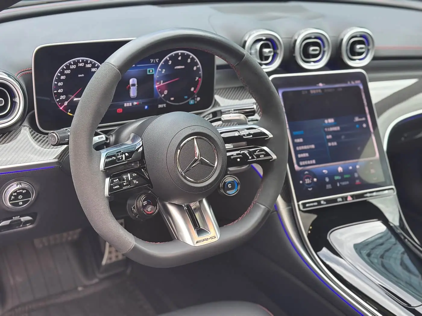 Mercedes-Benz C-Class AMG 2024 — Фото 10/13