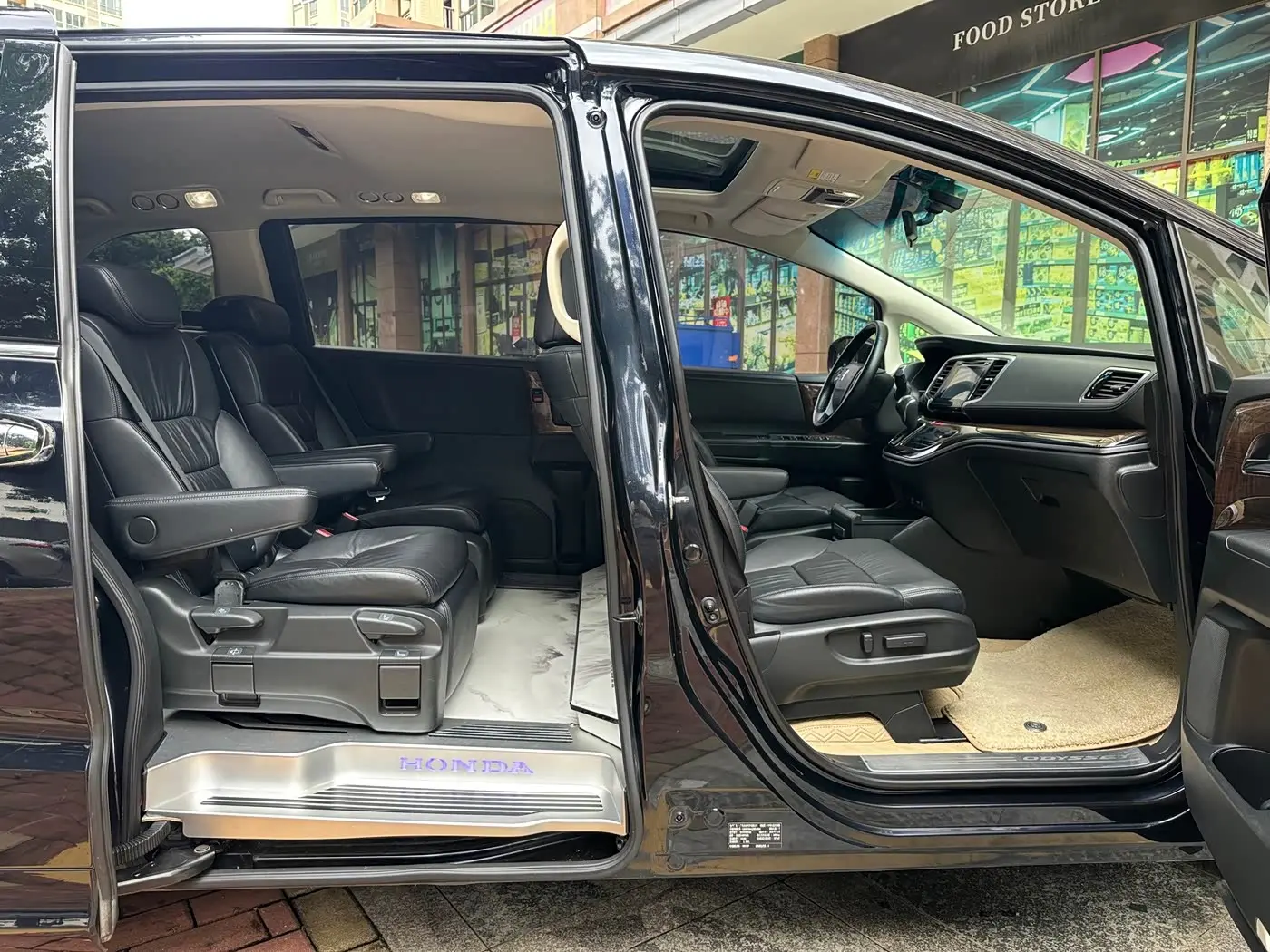 Honda Odyssey 2018 — Photo 12/17