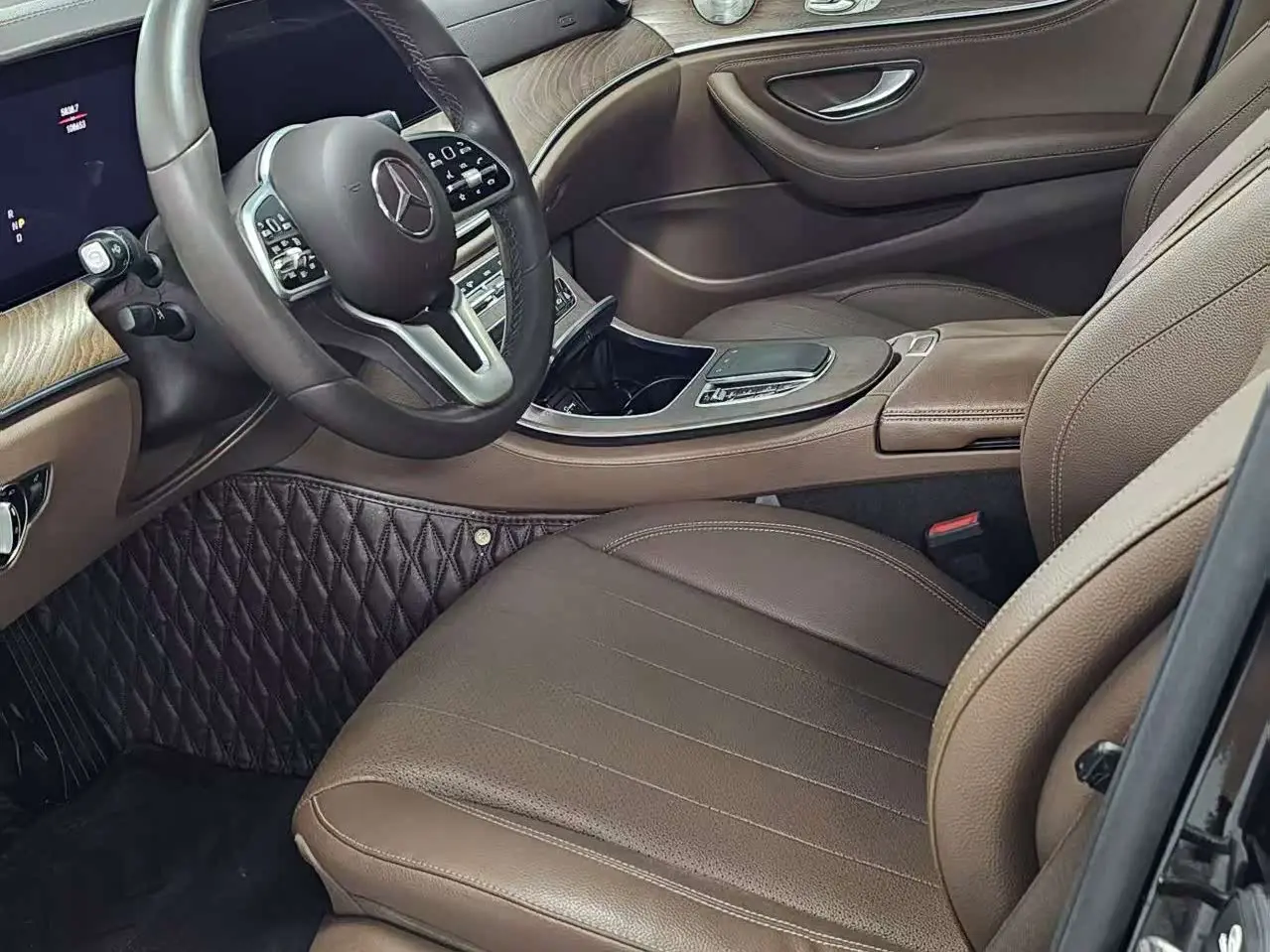 Mercedes-Benz E-Class 2019 — Photo 4/19