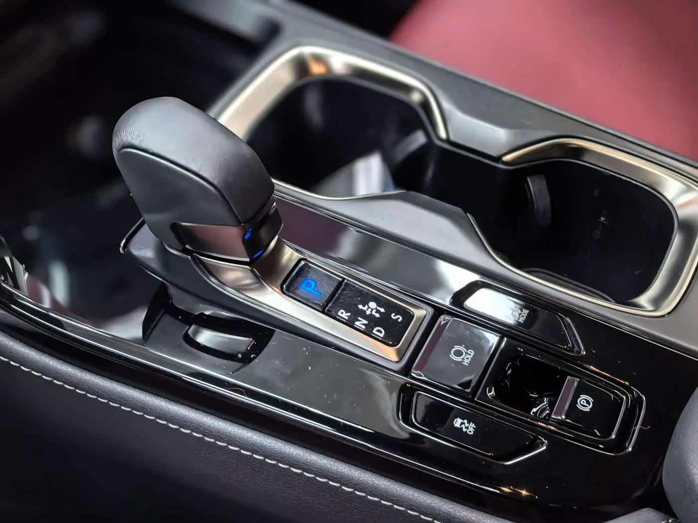 Lexus NX 2022 — Photo 17/20